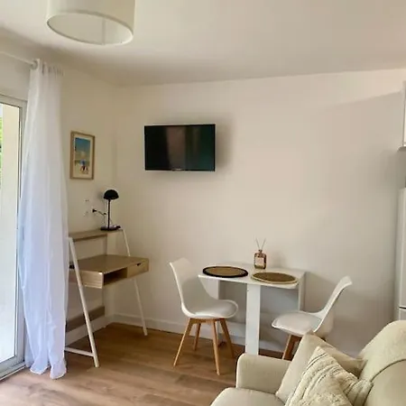 2 Personnes Proche Ile De Re-la Rochelle Lagord